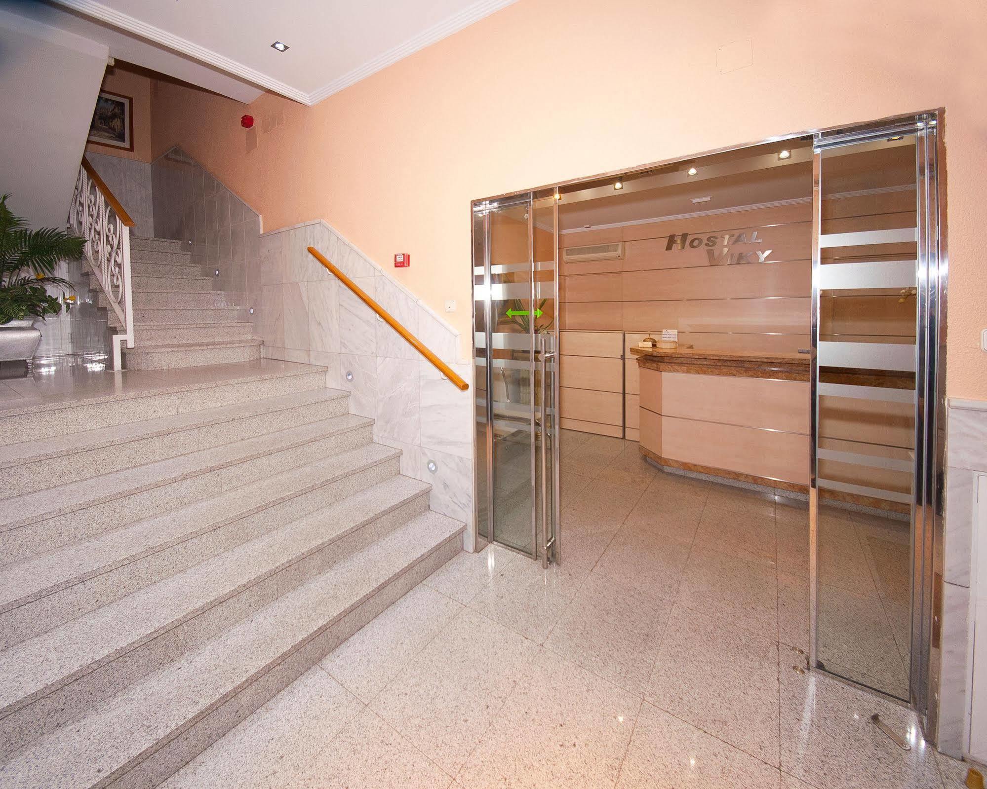 Hostal Viky Madrid Buitenkant foto