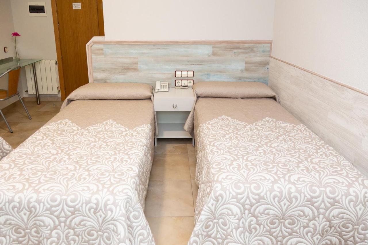 Hostal Viky Madrid Buitenkant foto
