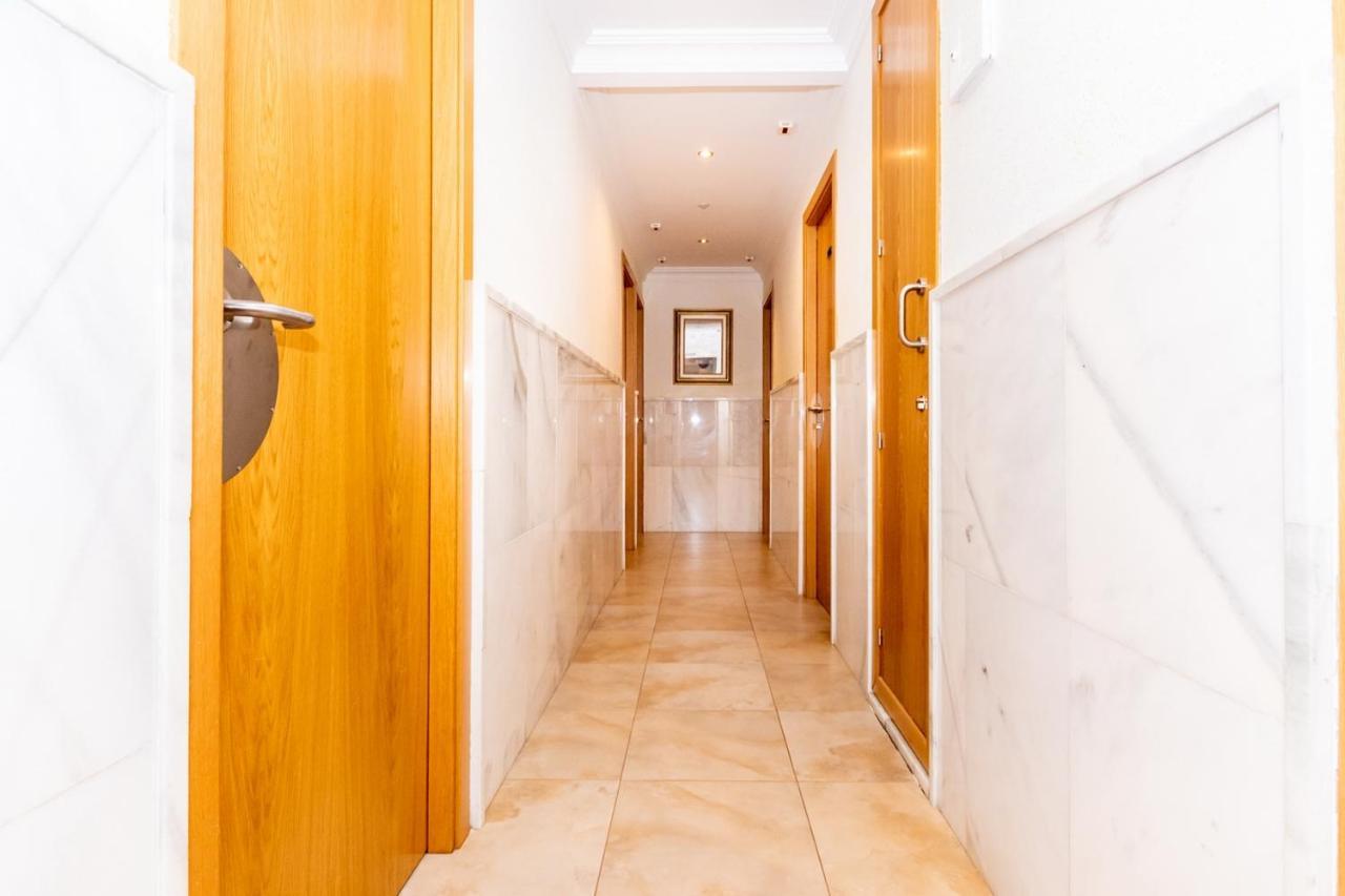 Hostal Viky Madrid Buitenkant foto