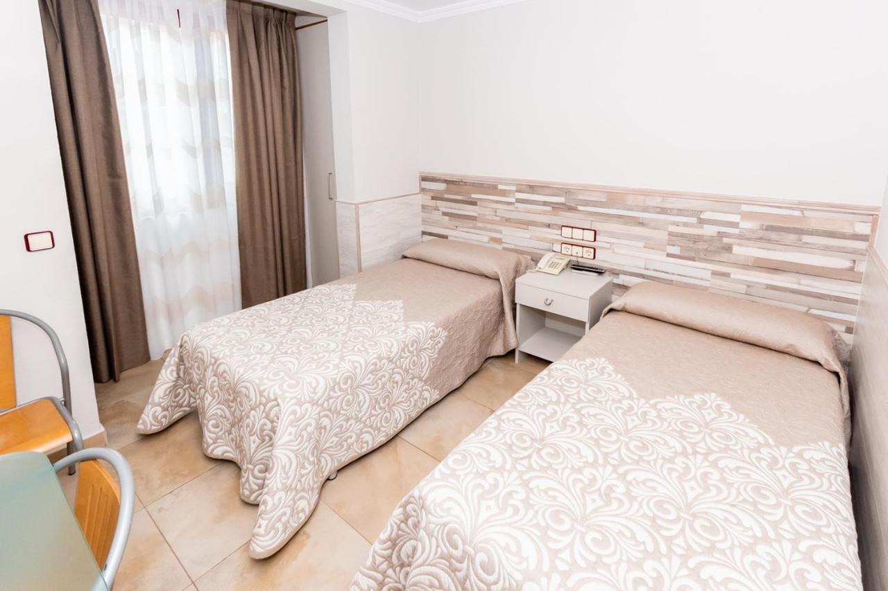 Hostal Viky Madrid Buitenkant foto