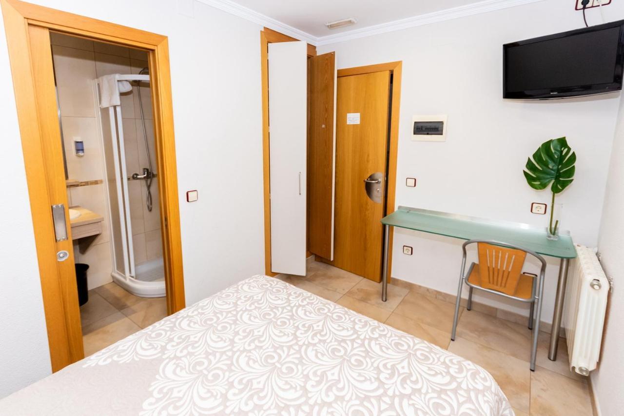 Hostal Viky Madrid Buitenkant foto