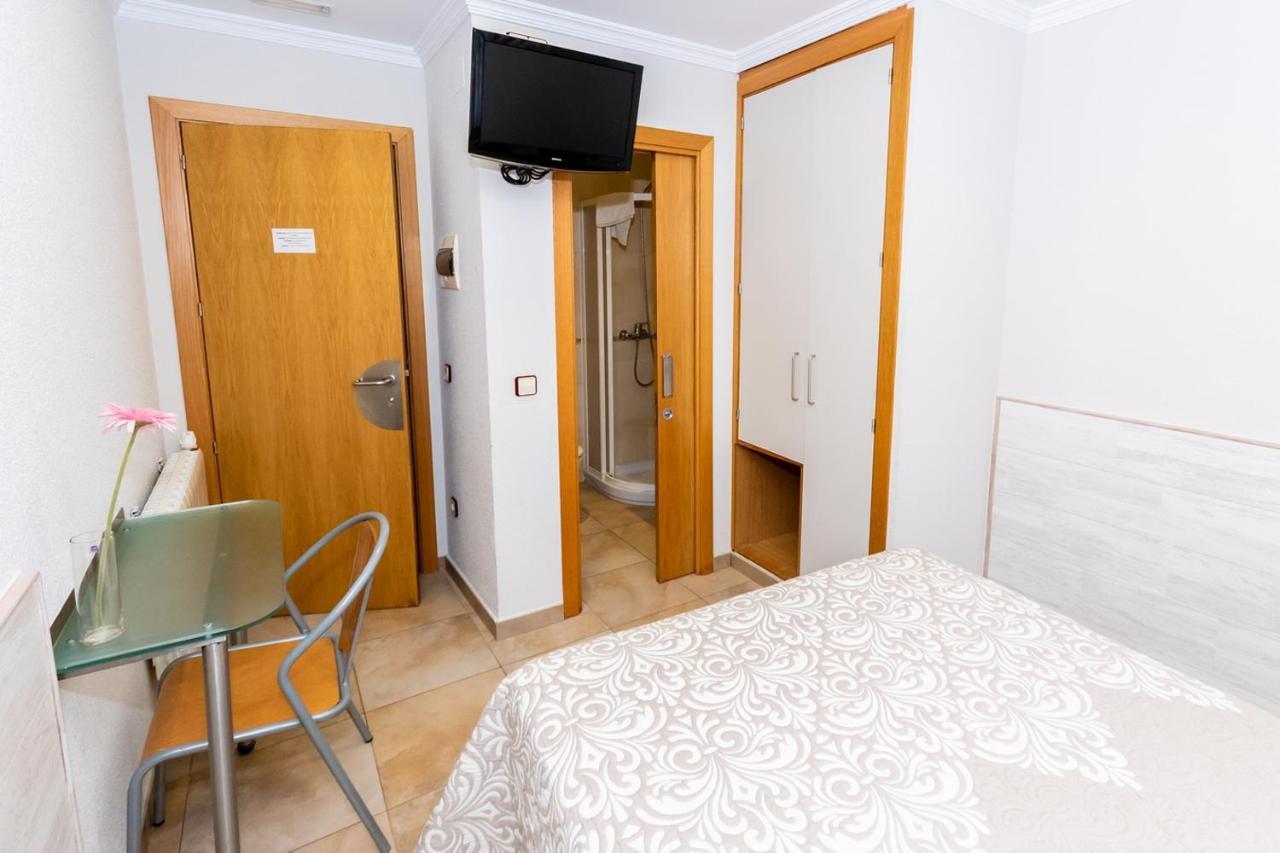 Hostal Viky Madrid Buitenkant foto