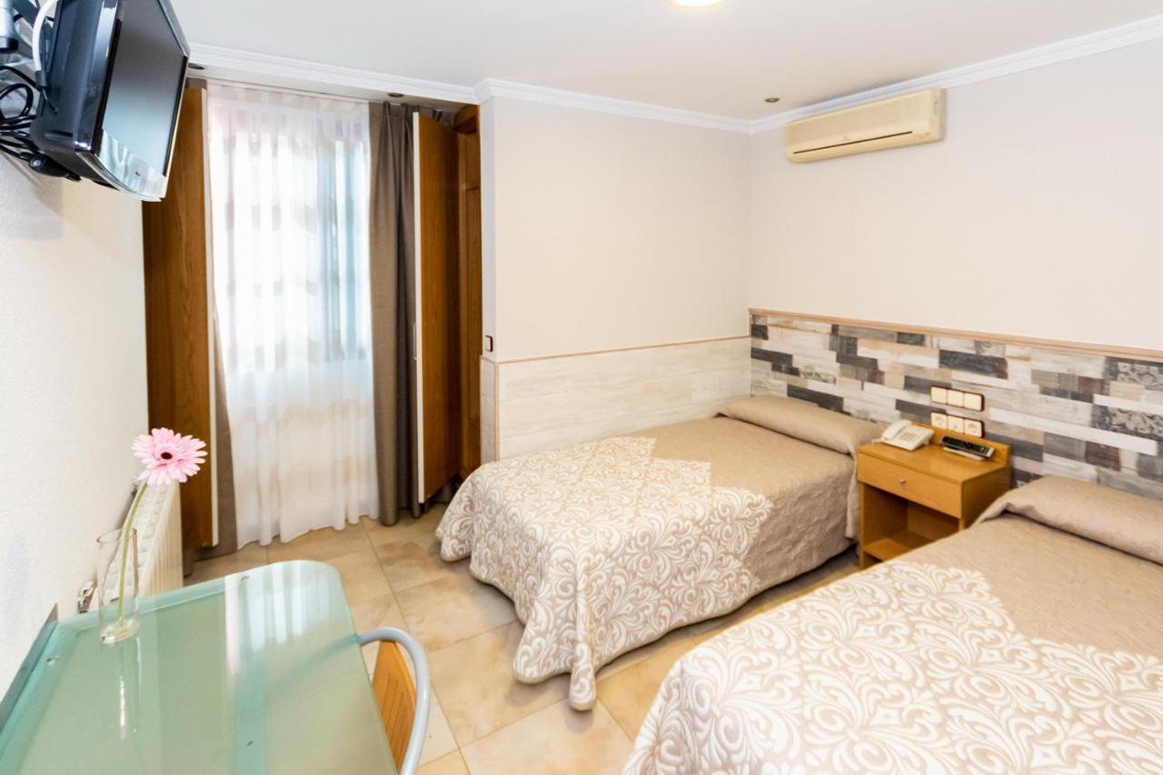 Hostal Viky Madrid Buitenkant foto