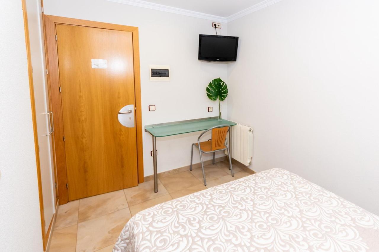 Hostal Viky Madrid Buitenkant foto