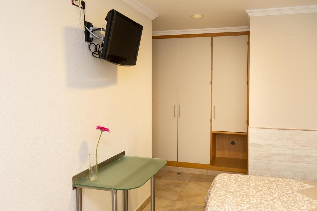 Hostal Viky Madrid Buitenkant foto
