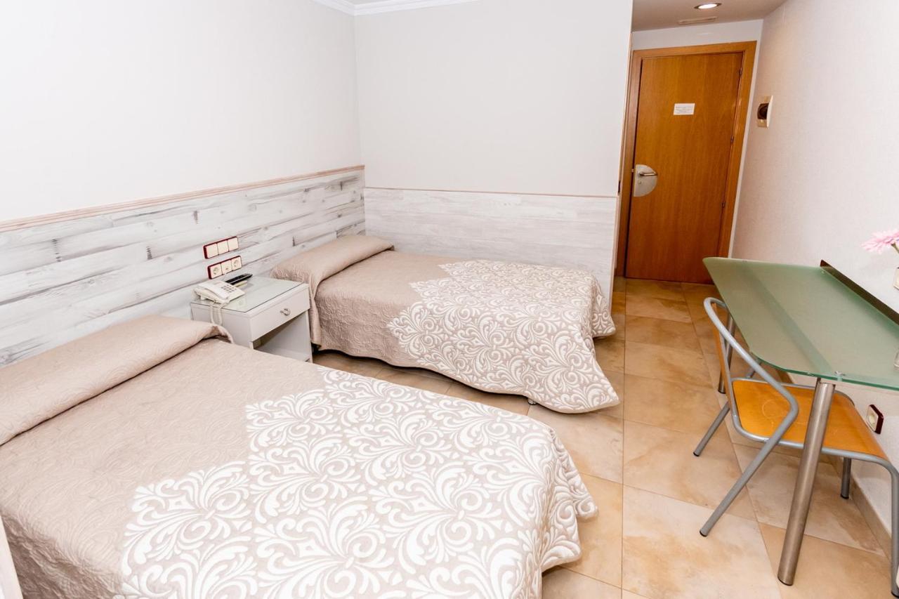 Hostal Viky Madrid Buitenkant foto