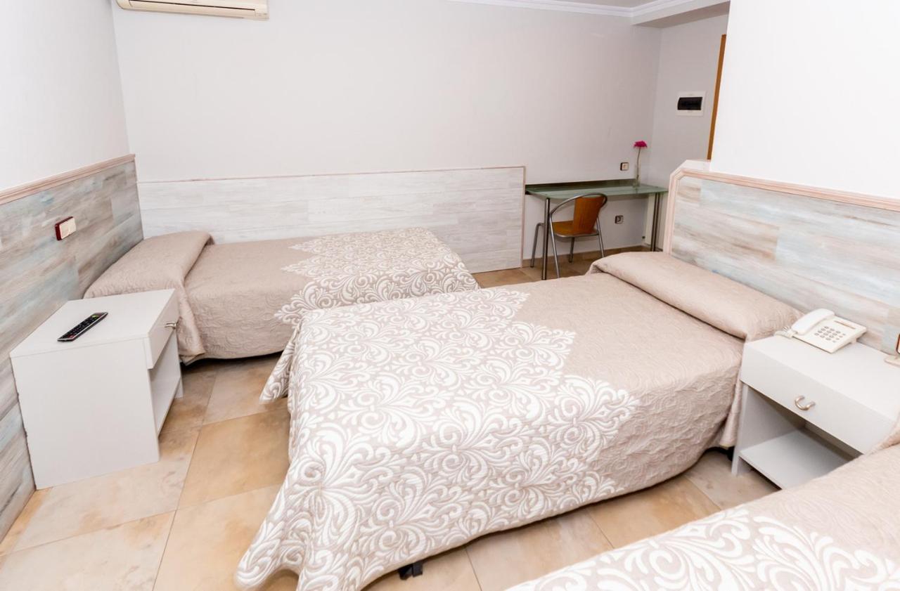 Hostal Viky Madrid Buitenkant foto