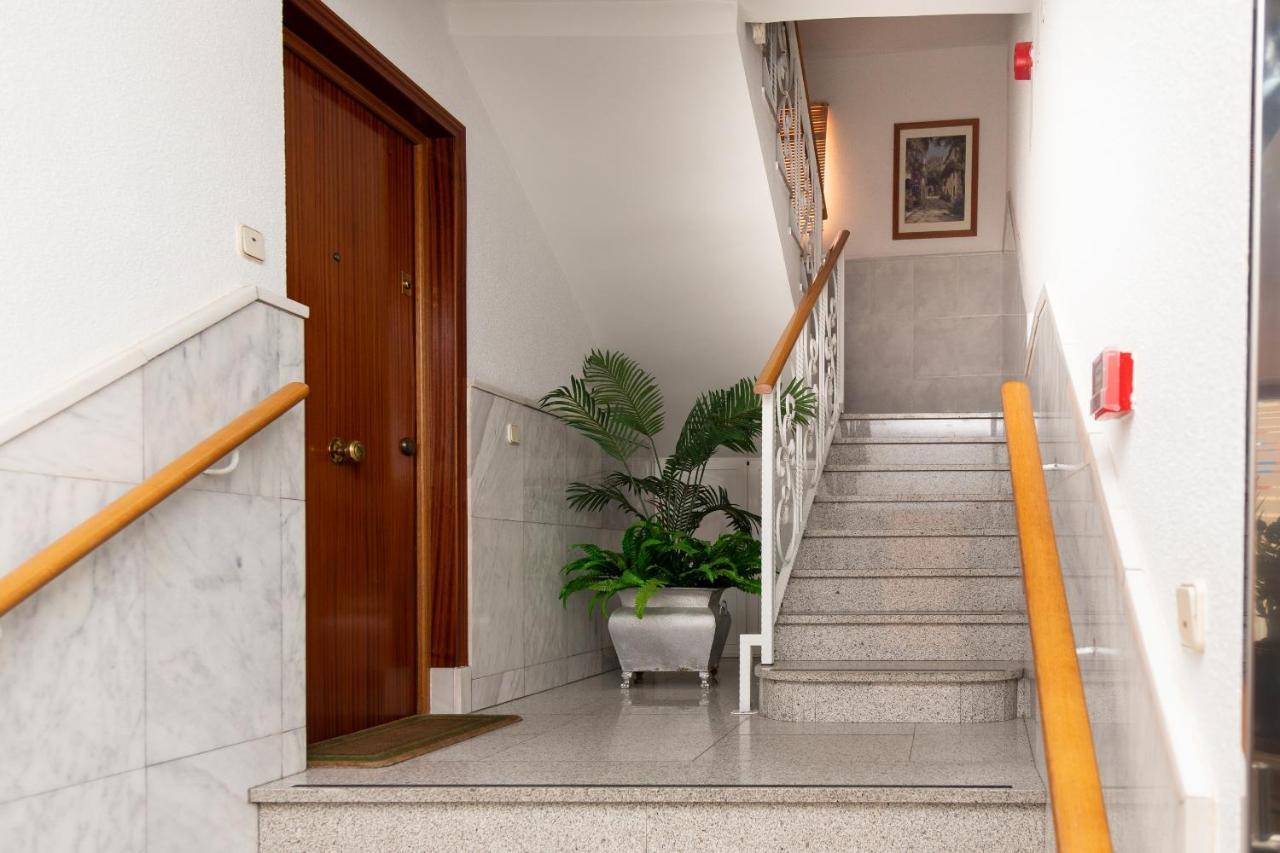 Hostal Viky Madrid Buitenkant foto